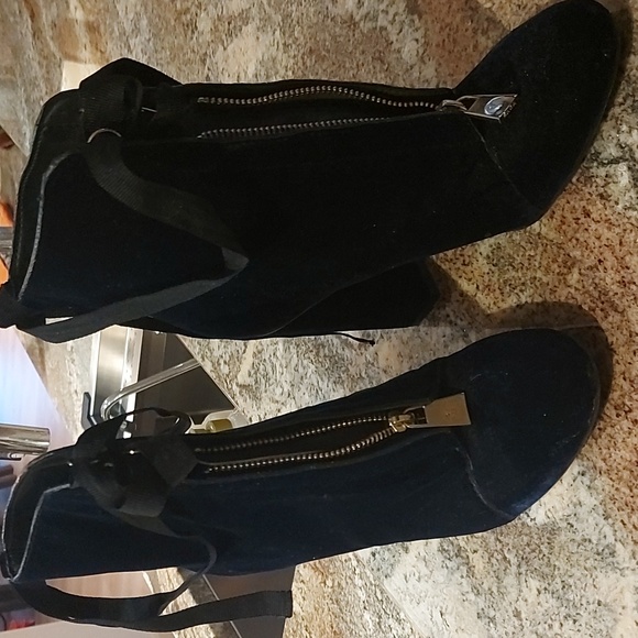 Zara front zip booties ! - Picture 1 of 3